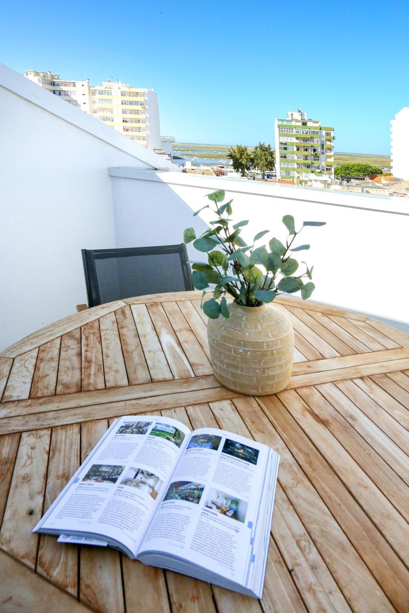 Zen & Tan Apartment Faro Luaran gambar
